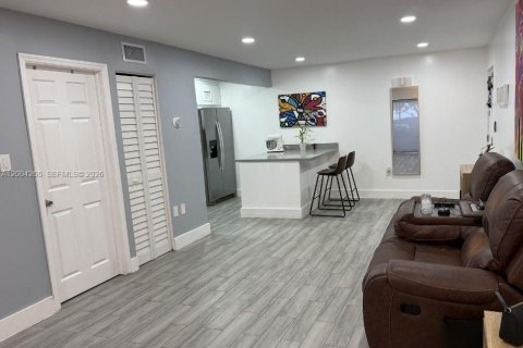 Studio in the Condo in Hollywood, Florida  № 2068549 - photo 7