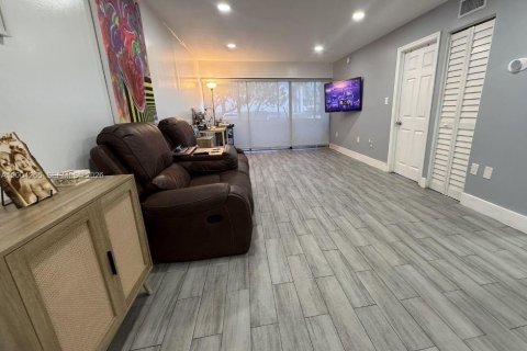 Studio in the Condo in Hollywood, Florida  № 2068549 - photo 5