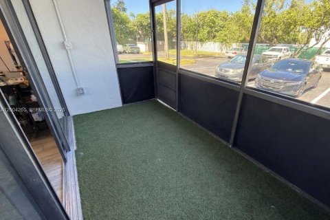 Studio in the Condo in Hollywood, Florida  № 2068549 - photo 21