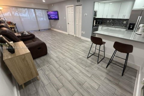 Studio in the Condo in Hollywood, Florida  № 2068549 - photo 4