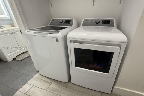 Studio in the Condo in Hollywood, Florida  № 2068549 - photo 13