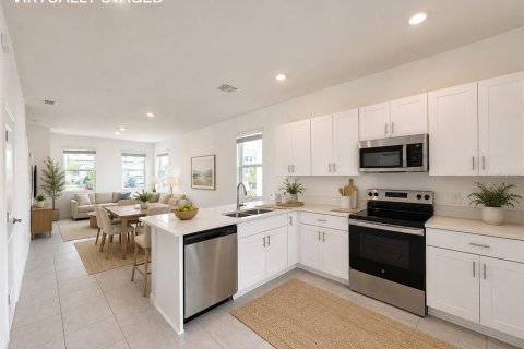 Townhouse in Poinciana, Florida 2 bedrooms, 116.59 sq.m. № 2198521 - photo 6