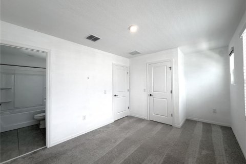 Townhouse in Poinciana, Florida 2 bedrooms, 116.59 sq.m. № 2198521 - photo 13