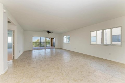 Condo in Punta Gorda, Florida, 3 bedrooms  № 1569844 - photo 10