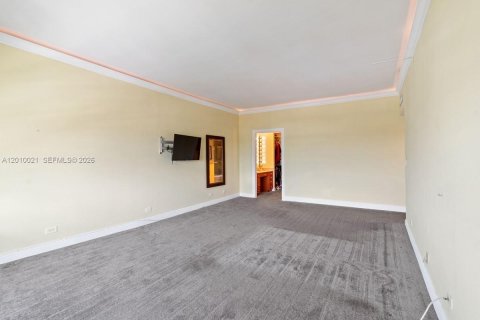Купить кондоминиум в Майами, Флорида 2 спальни, 181.16м2, № 2076650 - фото 22
