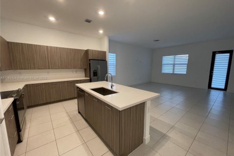 House in Miramar, Florida 3 bedrooms, 190.17 sq.m. № 1698622 - photo 29