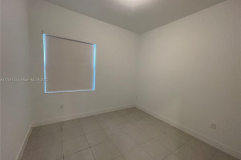 House in Miramar, Florida 3 bedrooms, 190.17 sq.m. № 1698622 - photo 22