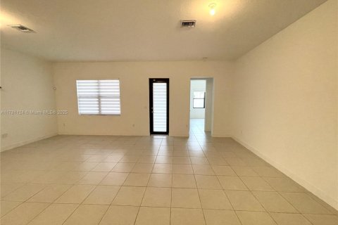 House in Miramar, Florida 3 bedrooms, 190.17 sq.m. № 1698622 - photo 15