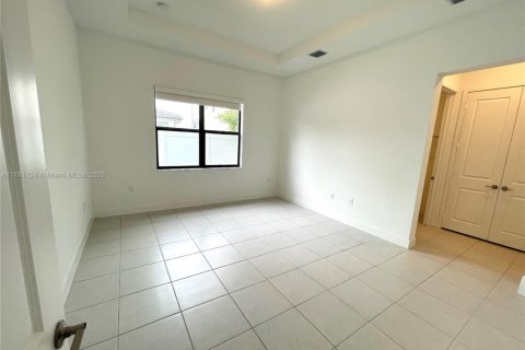 House in Miramar, Florida 3 bedrooms, 190.17 sq.m. № 1698622 - photo 9