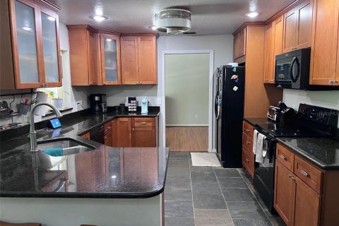 Villa ou maison à vendre à Deltona, Floride: 4 chambres, 173.26 m2 № 1684602 - photo 8