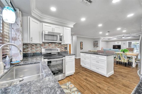 Villa ou maison à vendre à Palm Harbor, Floride: 4 chambres, 194.54 m2 № 2417002 - photo 29