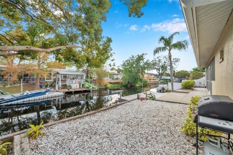 Villa ou maison à vendre à Palm Harbor, Floride: 4 chambres, 194.54 m2 № 2417002 - photo 8