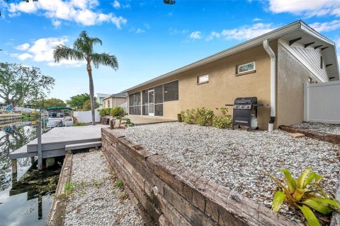 Villa ou maison à vendre à Palm Harbor, Floride: 4 chambres, 194.54 m2 № 2417002 - photo 11