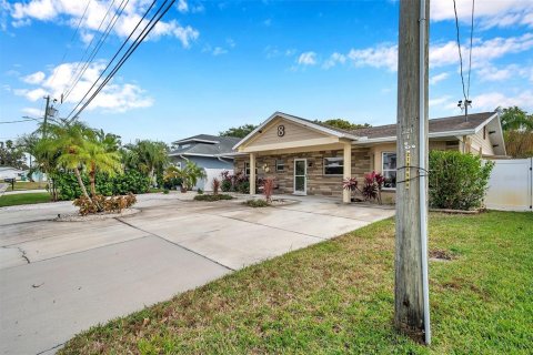 Villa ou maison à vendre à Palm Harbor, Floride: 4 chambres, 194.54 m2 № 2417002 - photo 3