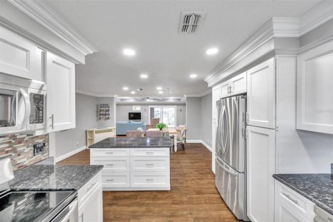 Villa ou maison à vendre à Palm Harbor, Floride: 4 chambres, 194.54 m2 № 2417002 - photo 28