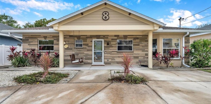 Villa ou maison à Palm Harbor, Floride 4 chambres, 194.54 m2 № 2417002