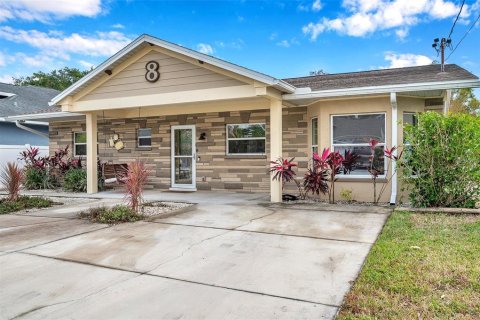 Villa ou maison à vendre à Palm Harbor, Floride: 4 chambres, 194.54 m2 № 2417002 - photo 2