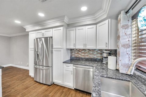 Villa ou maison à vendre à Palm Harbor, Floride: 4 chambres, 194.54 m2 № 2417002 - photo 27
