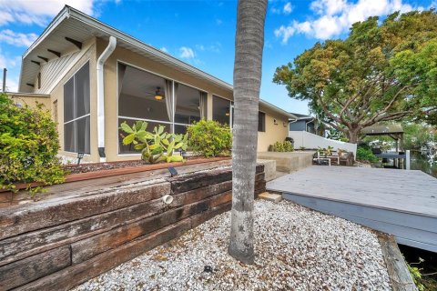 Villa ou maison à vendre à Palm Harbor, Floride: 4 chambres, 194.54 m2 № 2417002 - photo 10