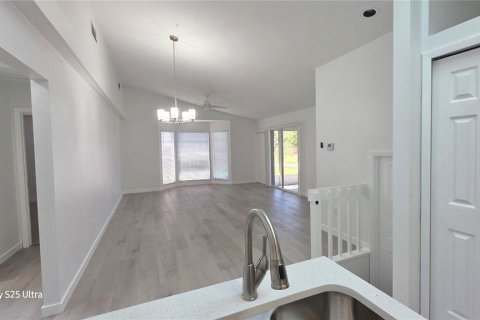 Снять в аренду квартиру в Брейдентон, Флорида 2 спальни, 108.23м2, № 1798212 - фото 16