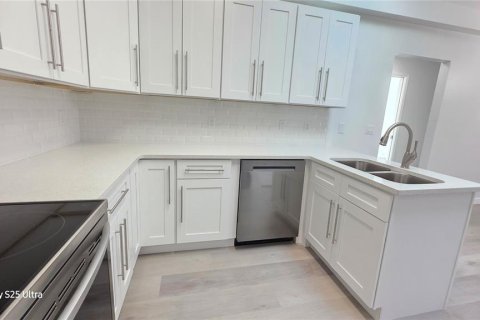 Снять в аренду квартиру в Брейдентон, Флорида 2 спальни, 108.23м2, № 1798212 - фото 14