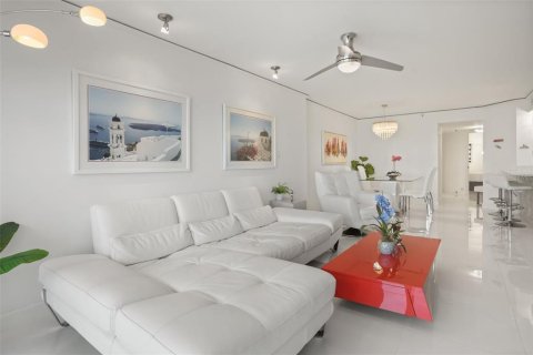 Condo in New Smyrna Beach, Florida, 2 bedrooms  № 2234793 - photo 5