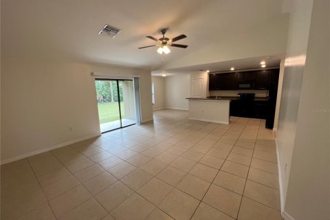 House in Fort Myers, Florida 3 bedrooms, 141.4 sq.m. № 1917540 - photo 4