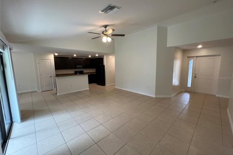 House in Fort Myers, Florida 3 bedrooms, 141.4 sq.m. № 1917540 - photo 5