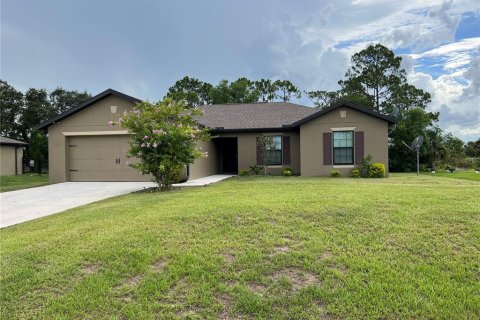 House in Fort Myers, Florida 3 bedrooms, 141.4 sq.m. № 1917540 - photo 2