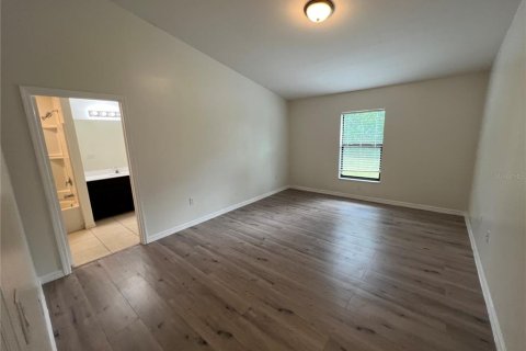 House in Fort Myers, Florida 3 bedrooms, 141.4 sq.m. № 1917540 - photo 8