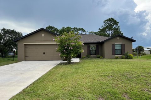House in Fort Myers, Florida 3 bedrooms, 141.4 sq.m. № 1917540 - photo 1