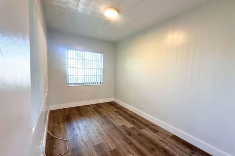 Touwnhouse à louer à Fort Lauderdale, Floride: 1 chambre, 515.05 m2 № 2154575 - photo 8