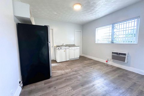 Touwnhouse à louer à Fort Lauderdale, Floride: 1 chambre, 515.05 m2 № 2154575 - photo 5