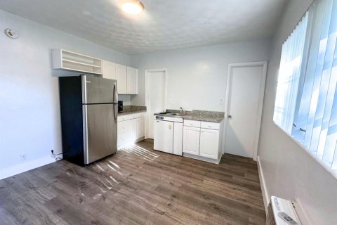 Touwnhouse à louer à Fort Lauderdale, Floride: 1 chambre, 515.05 m2 № 2154575 - photo 6