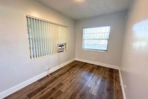 Touwnhouse à louer à Fort Lauderdale, Floride: 1 chambre, 515.05 m2 № 2154575 - photo 7