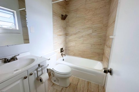 Touwnhouse à louer à Fort Lauderdale, Floride: 1 chambre, 515.05 m2 № 2154575 - photo 2