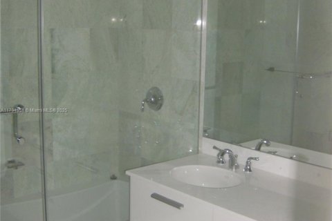 Condo in Miami, Florida, 2 bedrooms  № 1752030 - photo 15