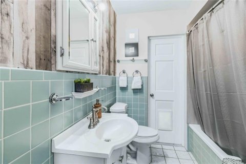 Villa ou maison à vendre à Tampa, Floride: 3 chambres, 117.06 m2 № 2405298 - photo 11
