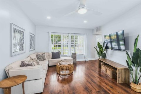 Villa ou maison à vendre à Tampa, Floride: 3 chambres, 117.06 m2 № 2405298 - photo 3