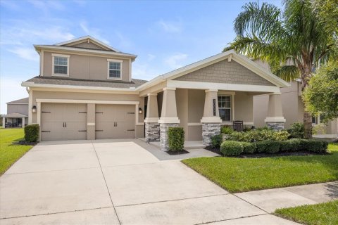 House in Winter Garden, Florida 4 bedrooms, 252.88 sq.m. № 1846499 - photo 1
