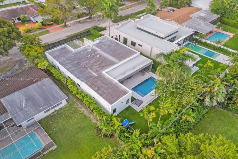 Villa ou maison à louer à Miami, Floride: 6 chambres, 331.48 m2 № 1818362 - photo 10
