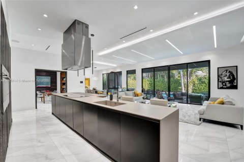 Villa ou maison à louer à Miami, Floride: 6 chambres, 331.48 m2 № 1818362 - photo 28