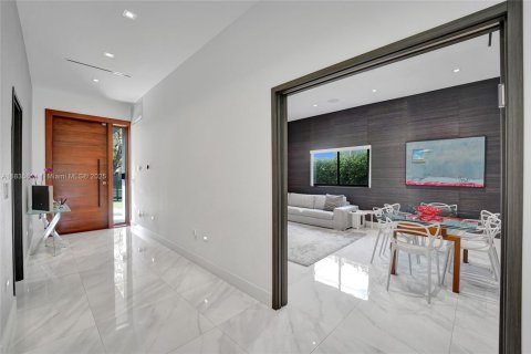 Villa ou maison à louer à Miami, Floride: 6 chambres, 331.48 m2 № 1818362 - photo 25