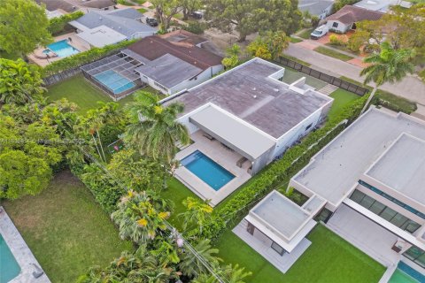 Villa ou maison à louer à Miami, Floride: 6 chambres, 331.48 m2 № 1818362 - photo 6