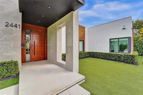 Villa ou maison à louer à Miami, Floride: 6 chambres, 331.48 m2 № 1818362 - photo 8