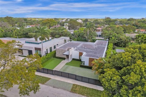 Villa ou maison à louer à Miami, Floride: 6 chambres, 331.48 m2 № 1818362 - photo 2