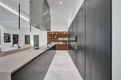 Villa ou maison à louer à Miami, Floride: 6 chambres, 331.48 m2 № 1818362 - photo 30