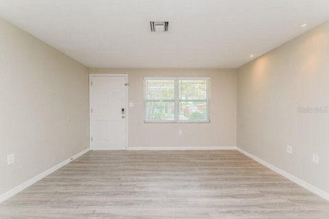 Casa en alquiler en Holiday, Florida, 2 dormitorios, 91.6 m2 № 1911552 - foto 4