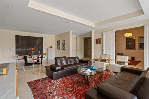 Condo in Coral Gables, Florida, 2 bedrooms  № 1495892 - photo 6