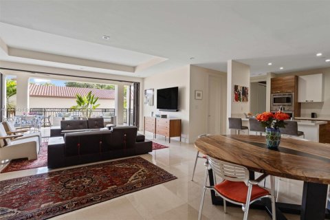 Condo in Coral Gables, Florida, 2 bedrooms  № 1495892 - photo 9